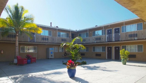 Kings Motel Inglewood image 9